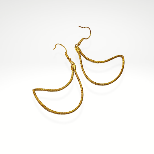 Brinco simples com varinhas de capim dourado 5 cm