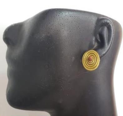 Brinco coladinho 2.2cm COM PEDRA NATURAL