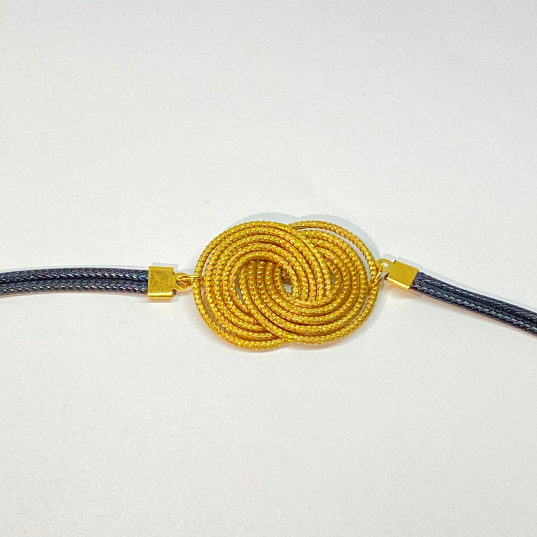 Pulseira argolas entrelaçadas