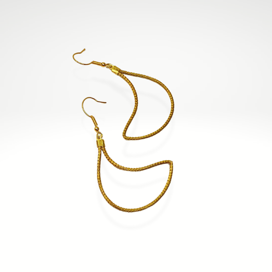 Brinco simples com varinhas de capim dourado 5 cm