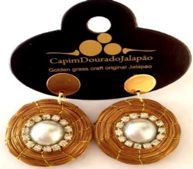 Brinco mandalinha de 2,5cm com perola e strass 3cm