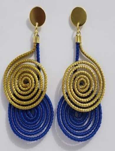 Brinco com espirais