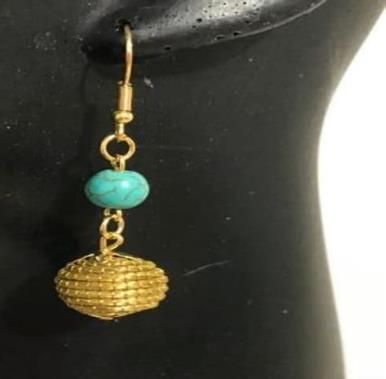 BRINCO COM ORBE E PDRA TURQUESA