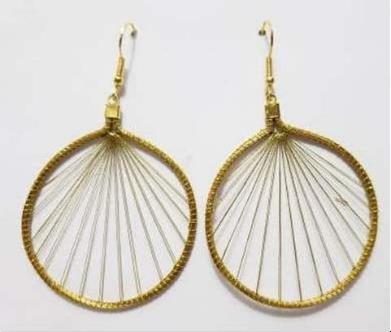 BRINCO MODELO AREDONDADOO 4CM BRINCO