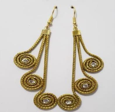 Brinco 3 caracois com strass 6CM