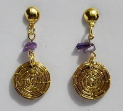 Brinco mandala1,5cm cascalho de ametista 2,5cm