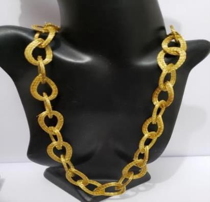 Colar longo de cordinha com pedra de cristal e ondas duplas