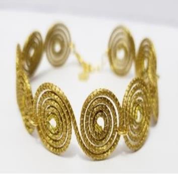 Pulseira em capim dourado e caracois