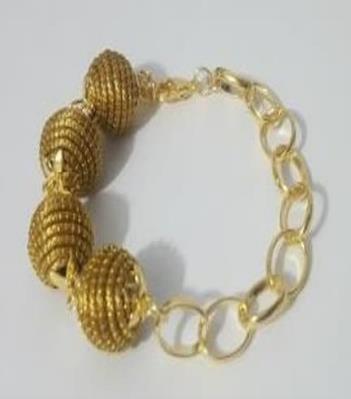 Pulseira orbes com correntes