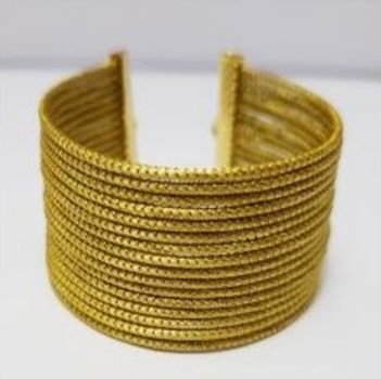 Pulseira larga ajustável