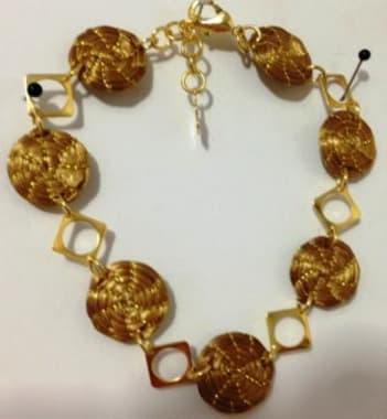 Pulseira mine mandalinhas e metal