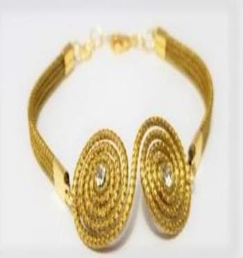 Pulseira com caracol e pedacinhos de capim