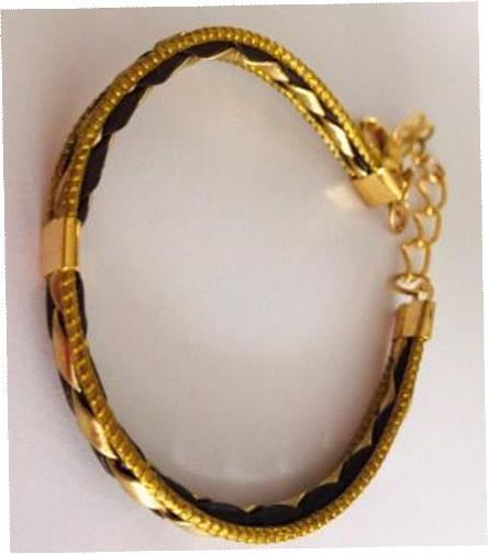 Pulseira com detalhe em couro sintetico trançado UNISEX