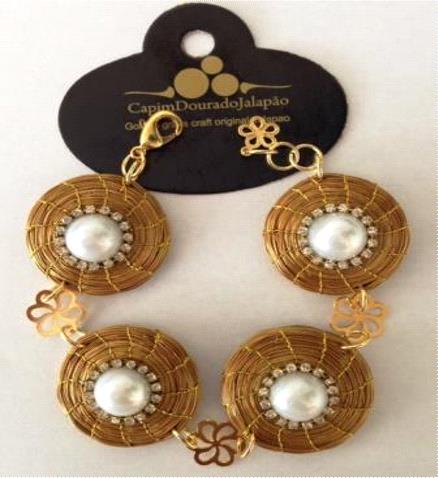 Pulseira com mandalinhas e pérolas