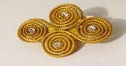 Prendedor de cabelo flor tic tac com strass 5cm