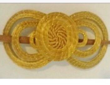 Tiara com detlhe flor